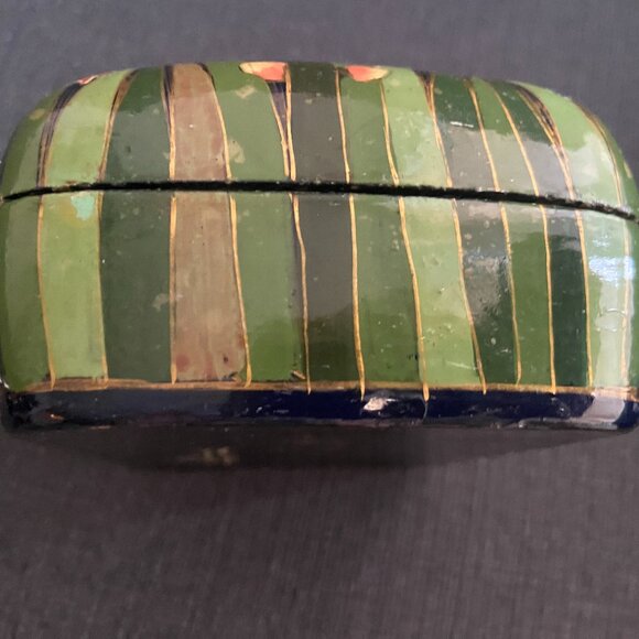 Kashmiri Paper Mache Jewelry Box - Picture 4 of 6